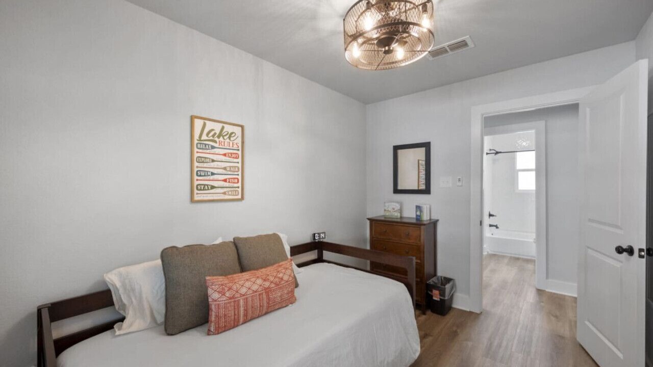 Photo of Bedroom in Dennis