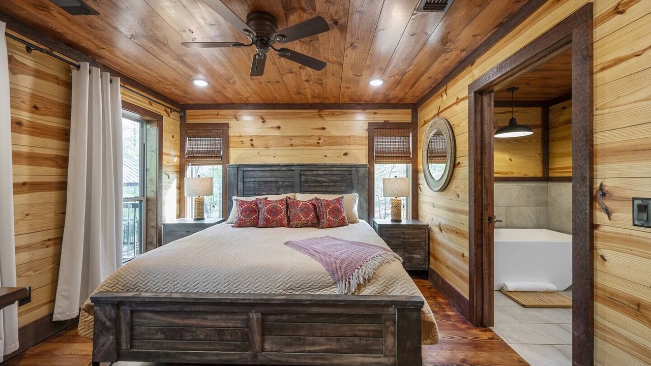 Photo of Bedroom in Hochatown