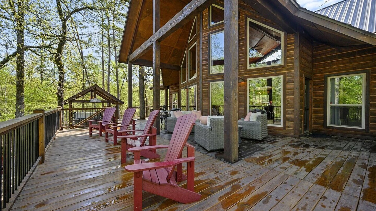Photo of Patio Balcony in Hochatown