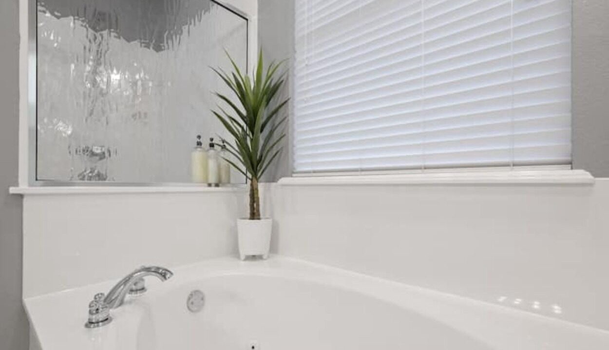 Photo of Bathroom in Runaway Bay