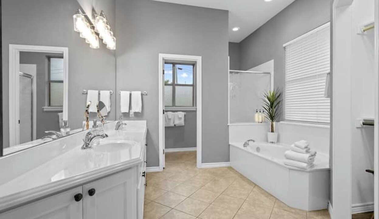 Photo of Bathroom in Runaway Bay