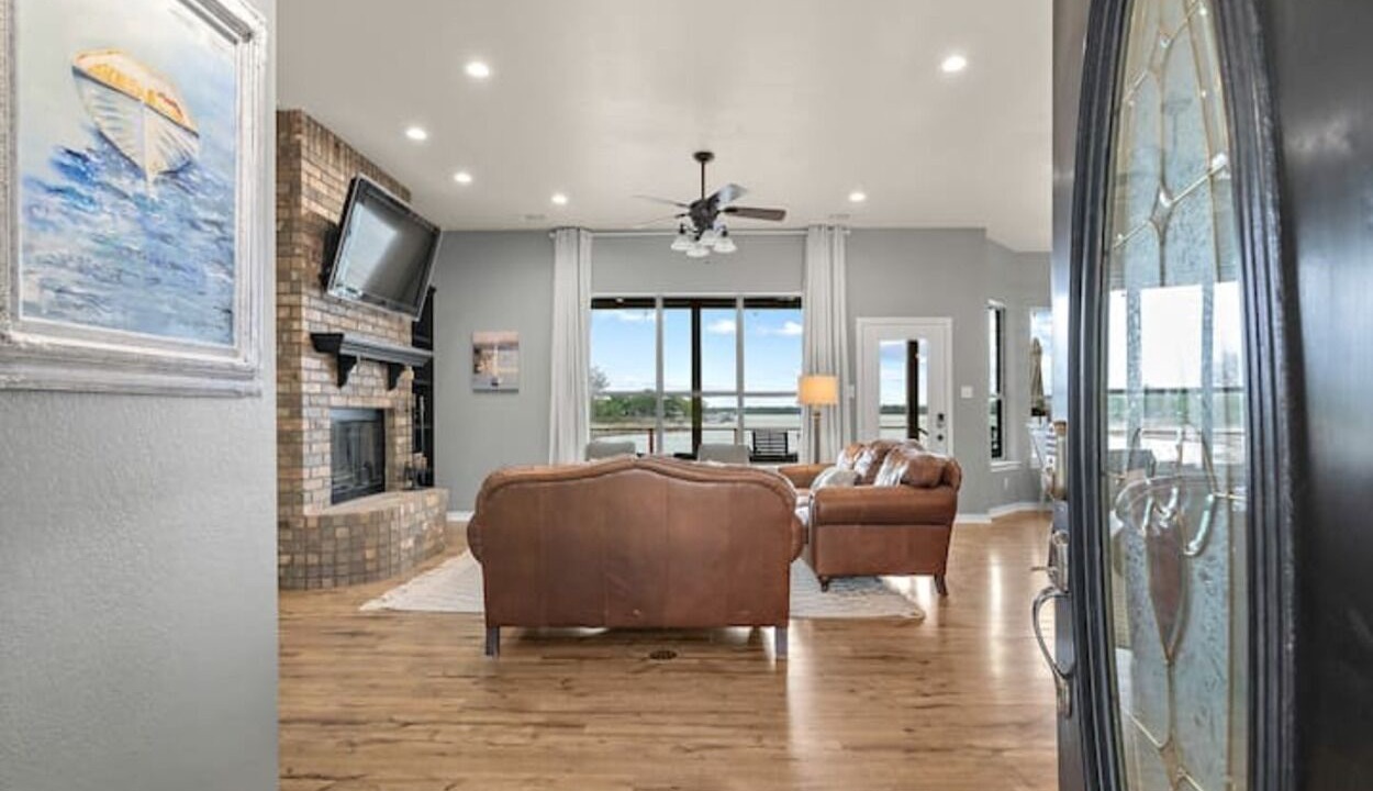 Photo of Livingroom in Runaway Bay
