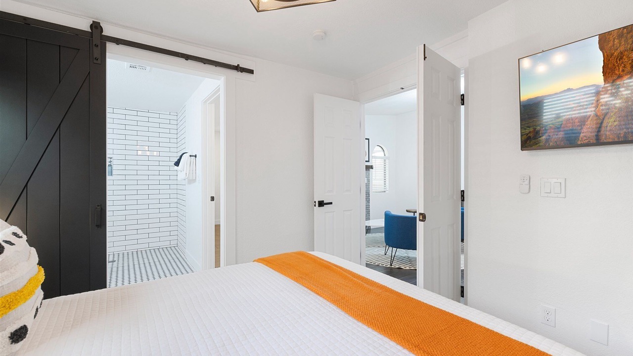 Photo of Bedroom in Garfield