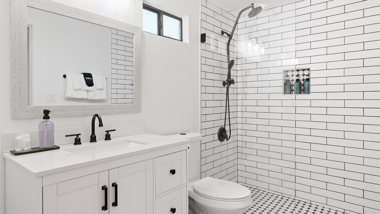 Photo of Bathroom in Garfield