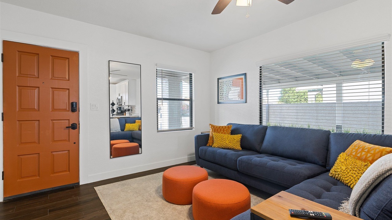 Photo of Livingroom in Garfield