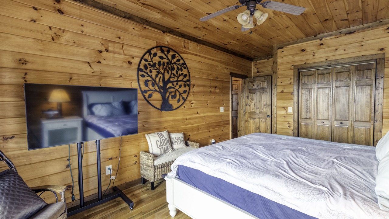 Photo of Bedroom in Hidden Lake