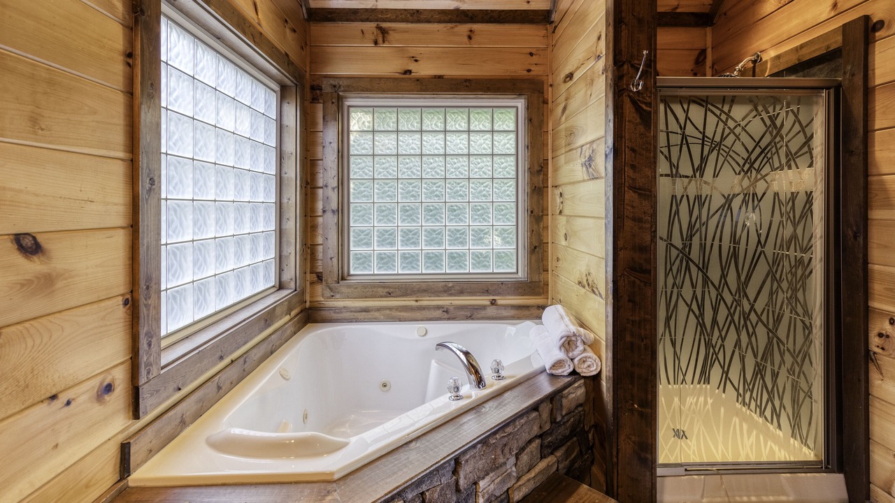 Photo of Bathroom in Hidden Lake