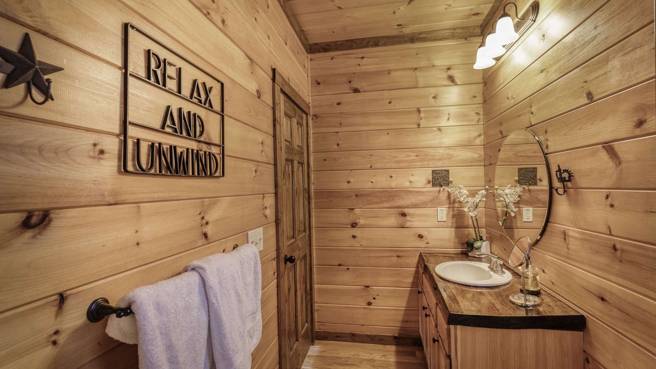 Photo of Bathroom in Hidden Lake