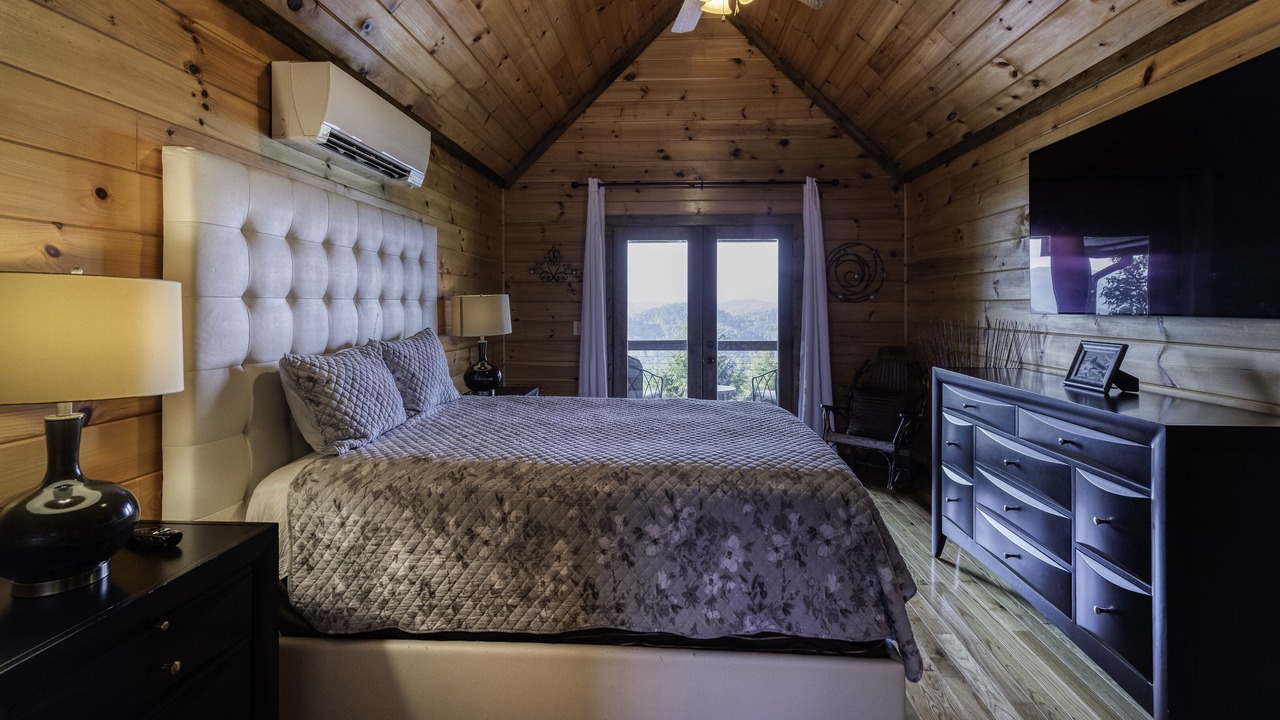 Photo of Bedroom in Hidden Lake