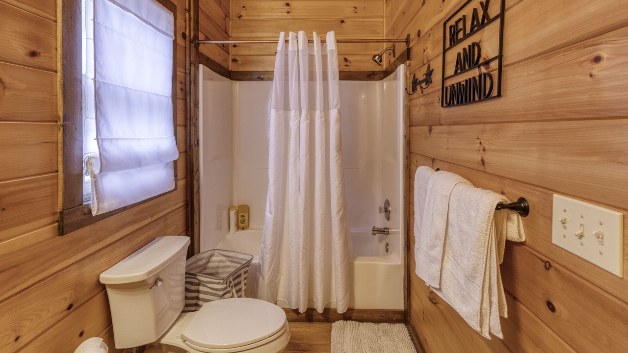Photo of Bathroom in Hidden Lake