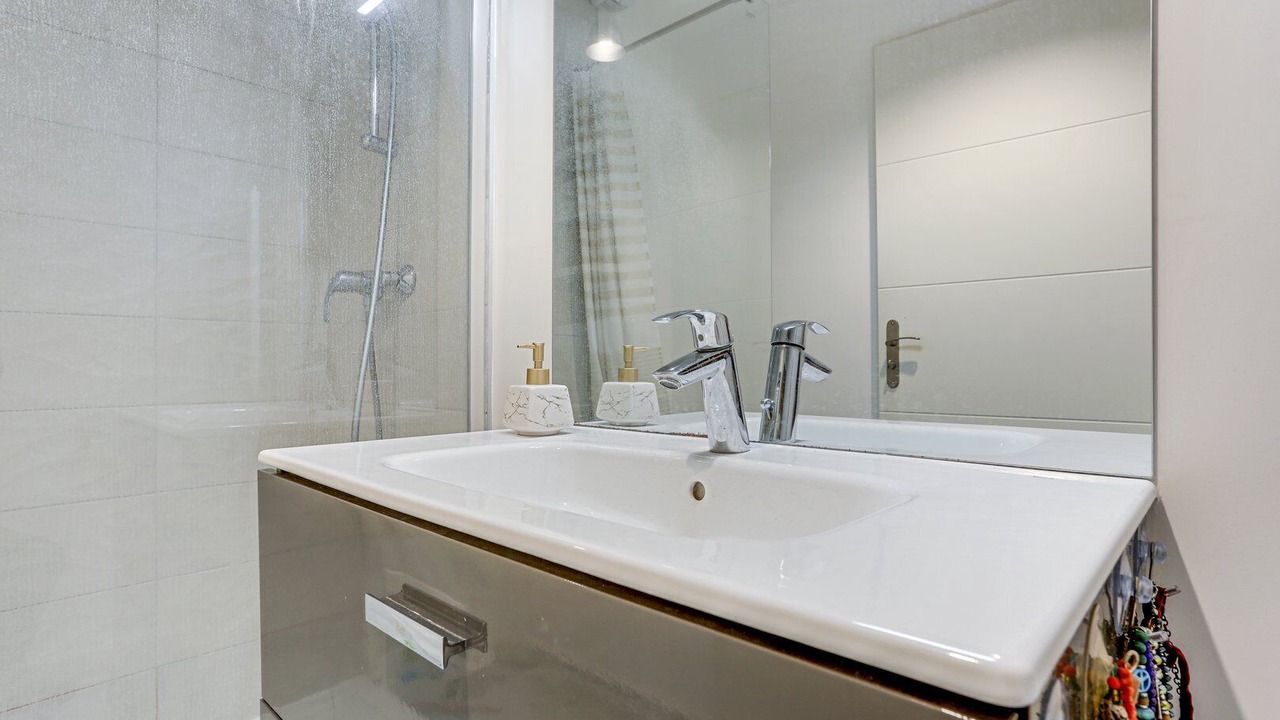 Photo of Bathroom in Clamart