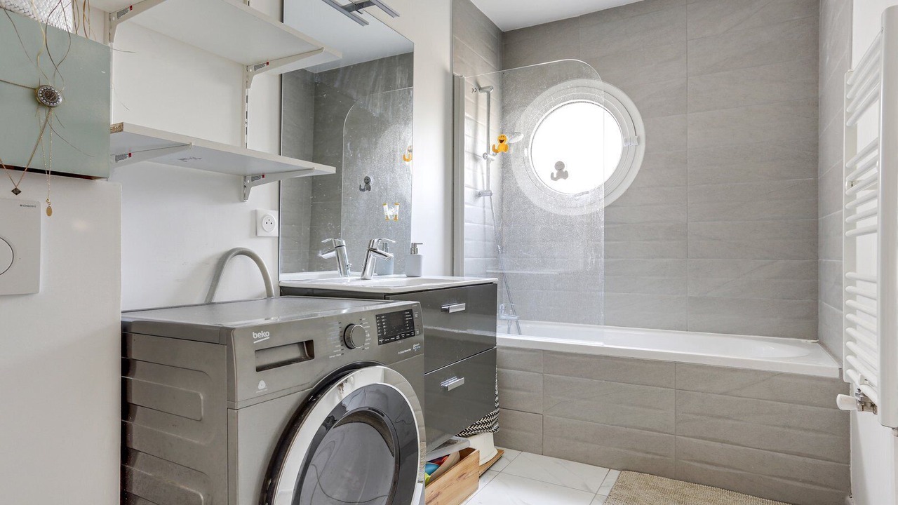 Photo of Bathroom in Clamart