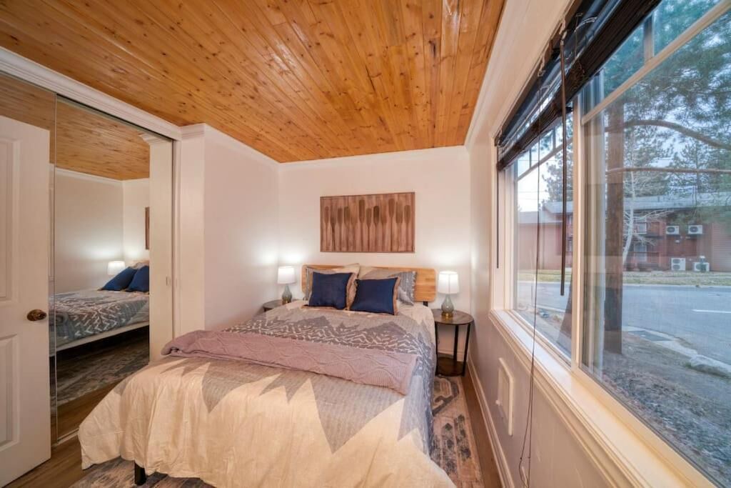 Photo of Bedroom in Lakeside Park