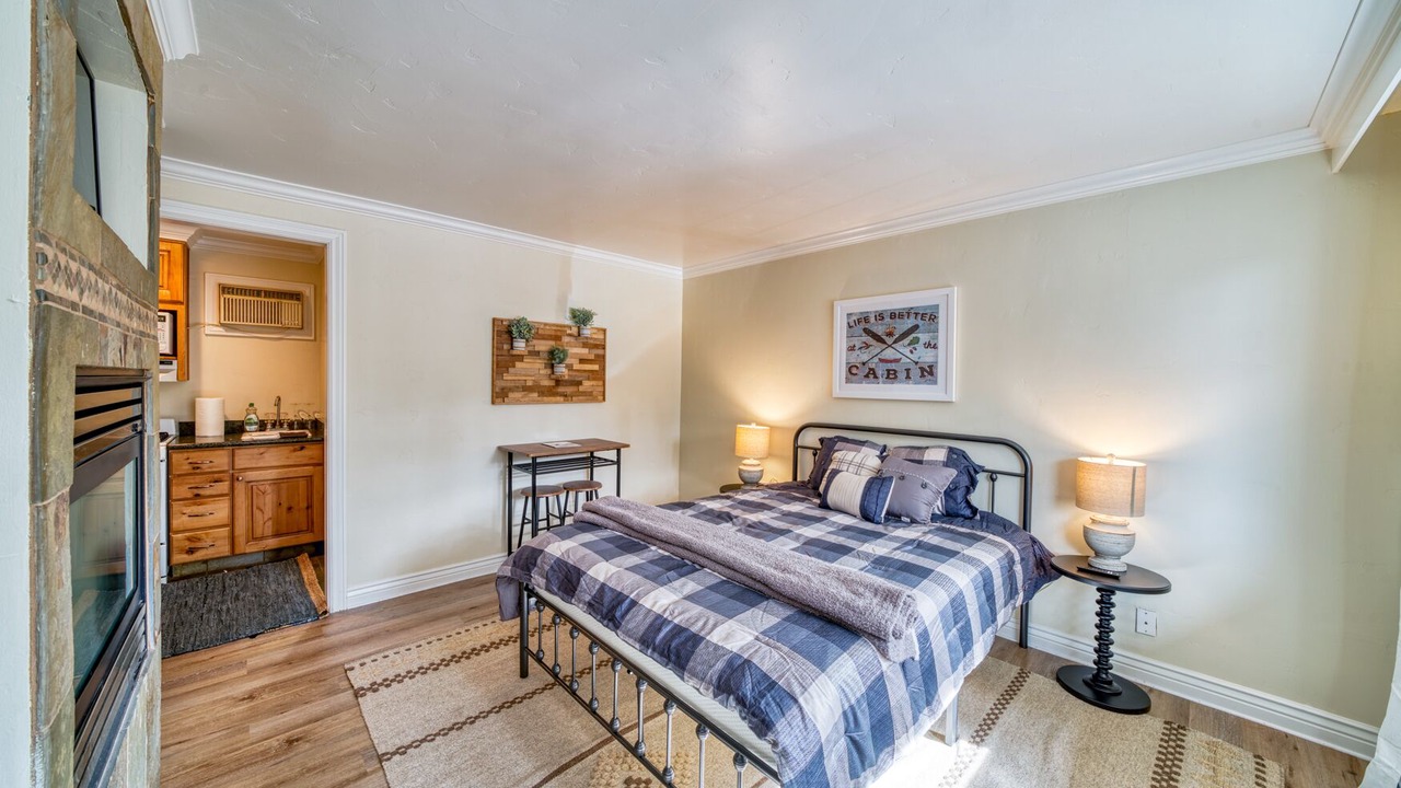 Photo of Bedroom in Lakeside Park