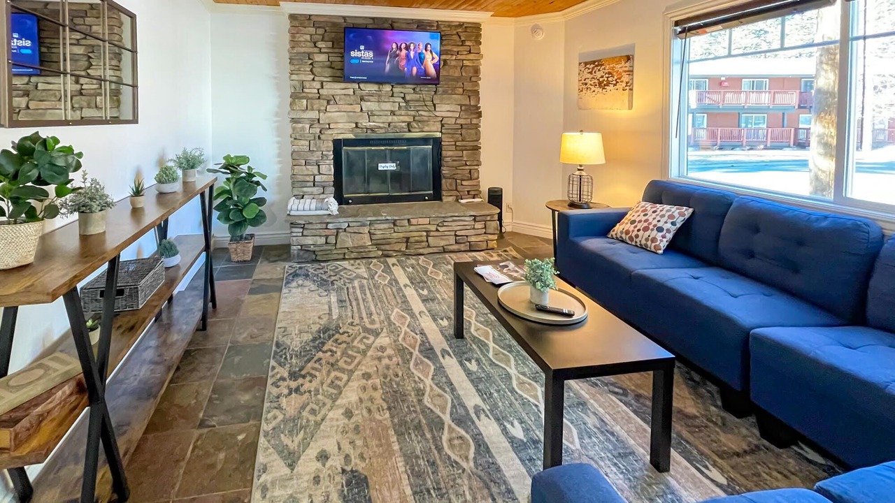 Photo of Livingroom in Lakeside Park