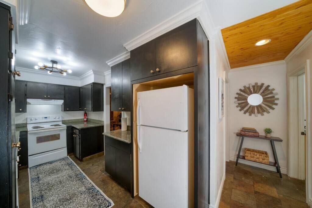 Photo of Kitchen in Lakeside Park