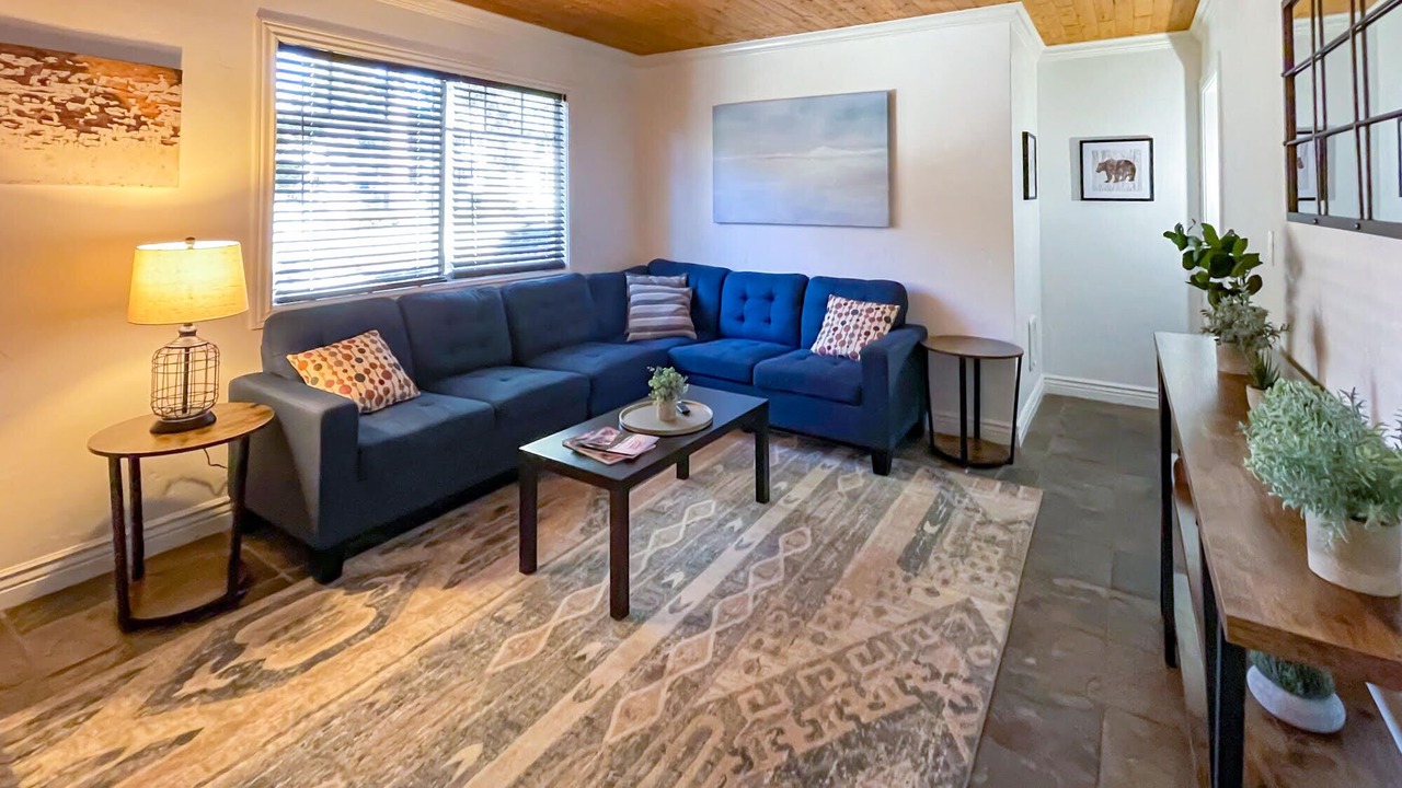 Photo of Livingroom in Lakeside Park