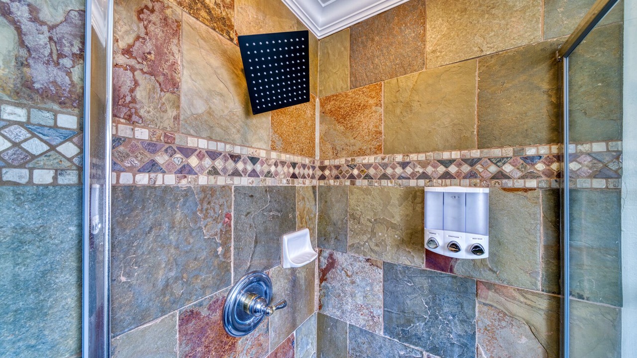 Photo of Bathroom in Lakeside Park
