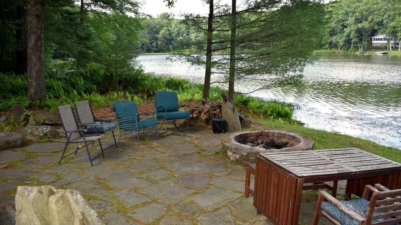 Photo of Others in White Mills