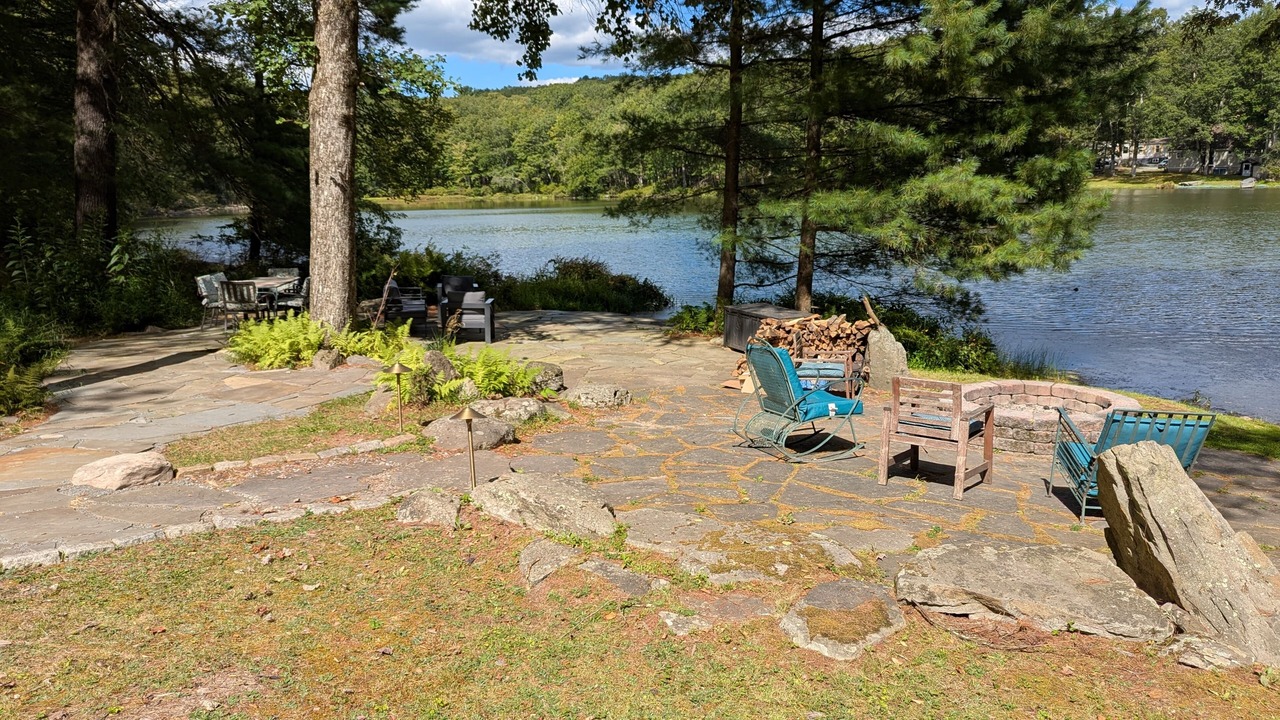 Photo of Others in White Mills