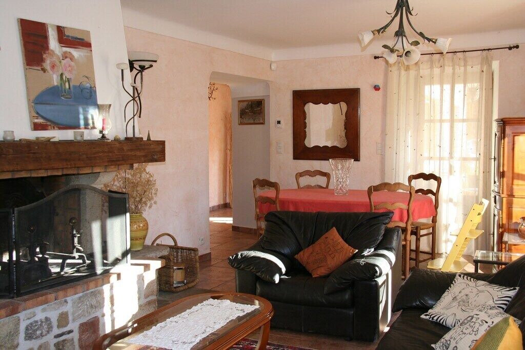 Photo of Livingroom in Chambonas