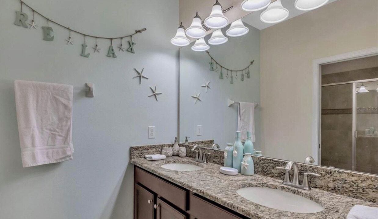 Photo of Bathroom in Davenport