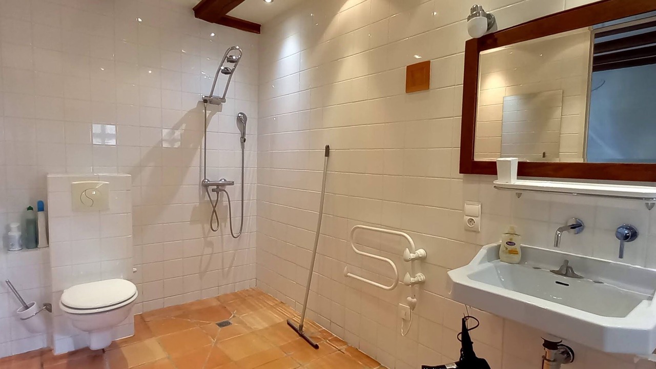 Photo of Bathroom in Serignac