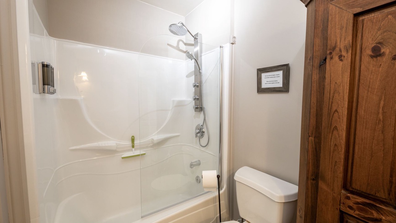 Photo of Bathroom in Saint Come