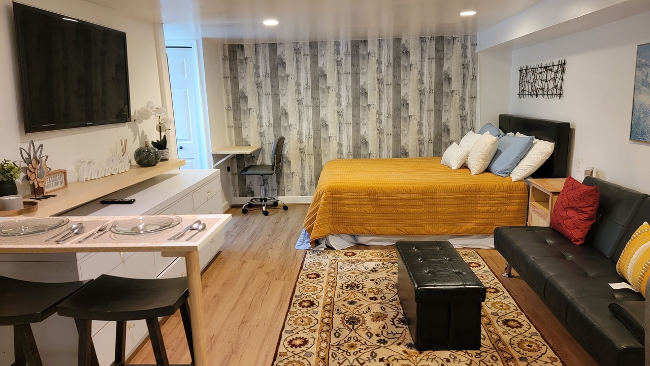 Photo of Bedroom in Del Ray