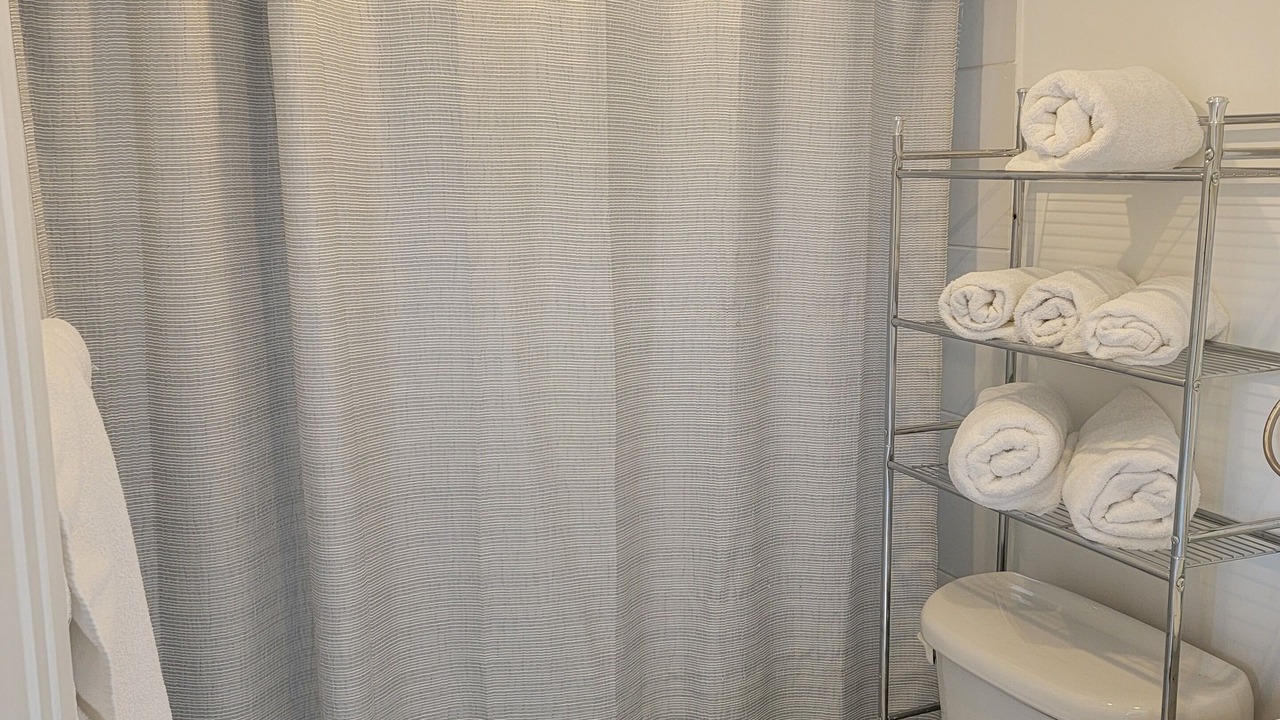 Photo of Bathroom in Del Ray