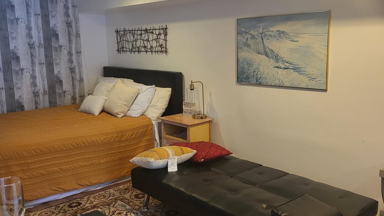 Photo of Bedroom in Del Ray