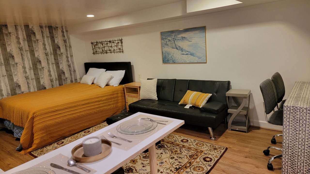 Photo of Bedroom in Del Ray