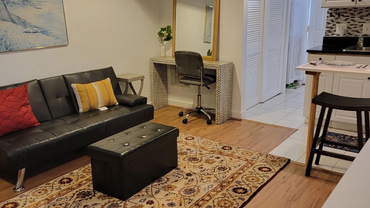 Photo of Livingroom in Del Ray