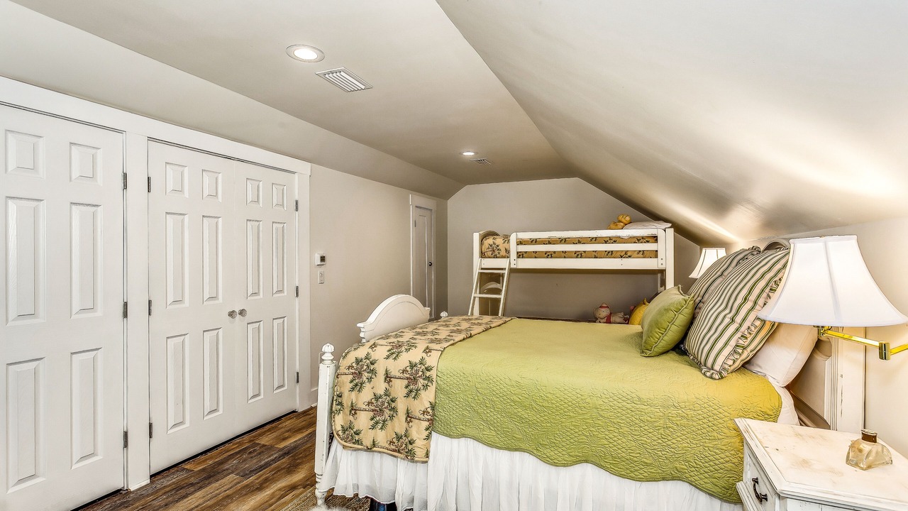 Photo of Bedroom in Ono Island