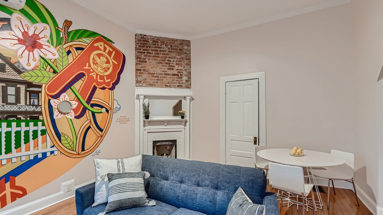 Photo of Livingroom in Candler Park