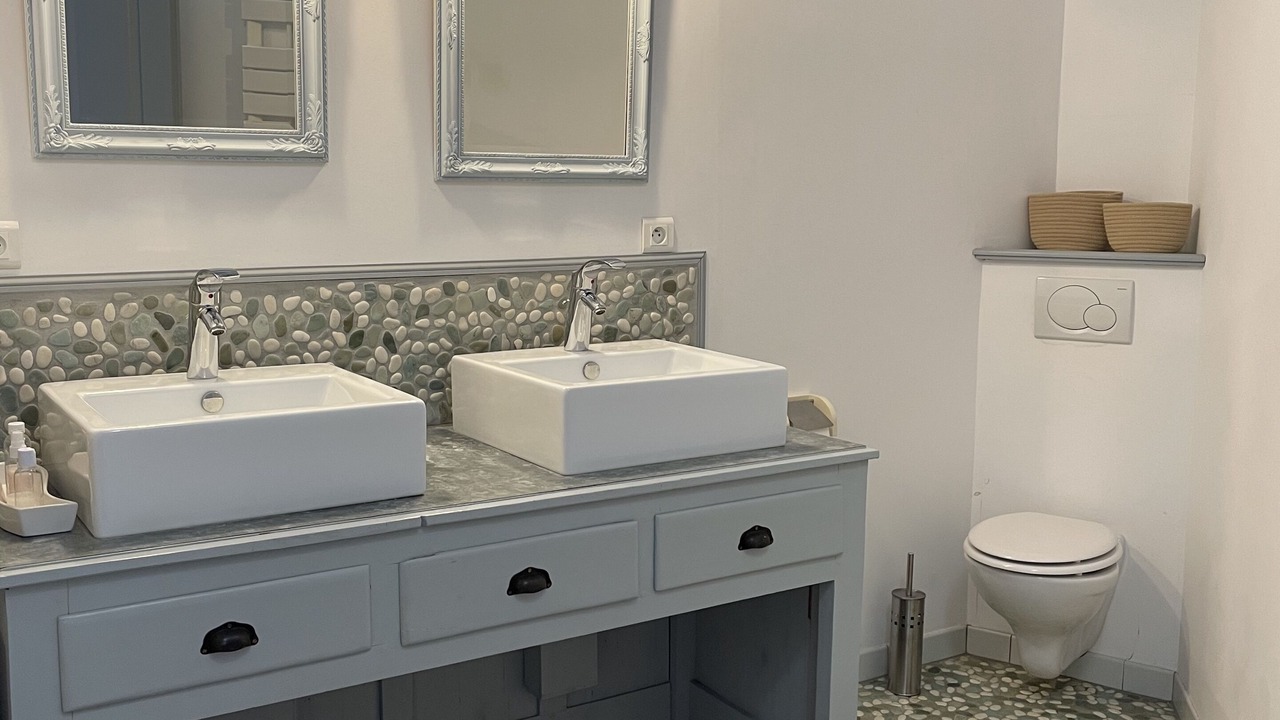 Photo of Bathroom in Castelnaudary