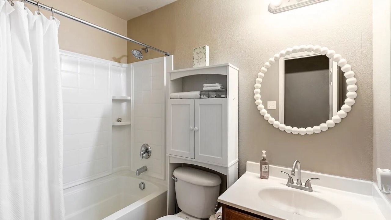 Photo of Bathroom in Fate