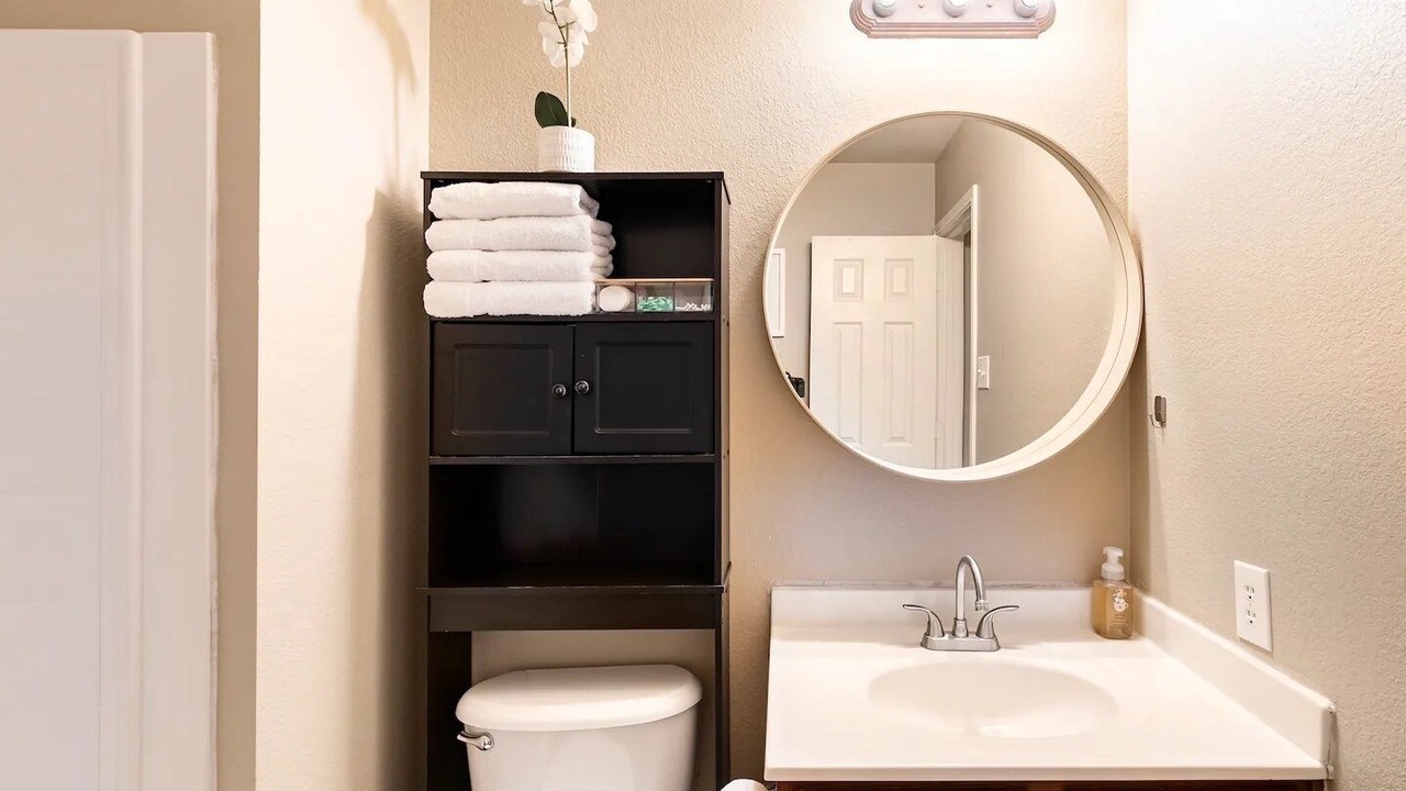 Photo of Bathroom in Fate