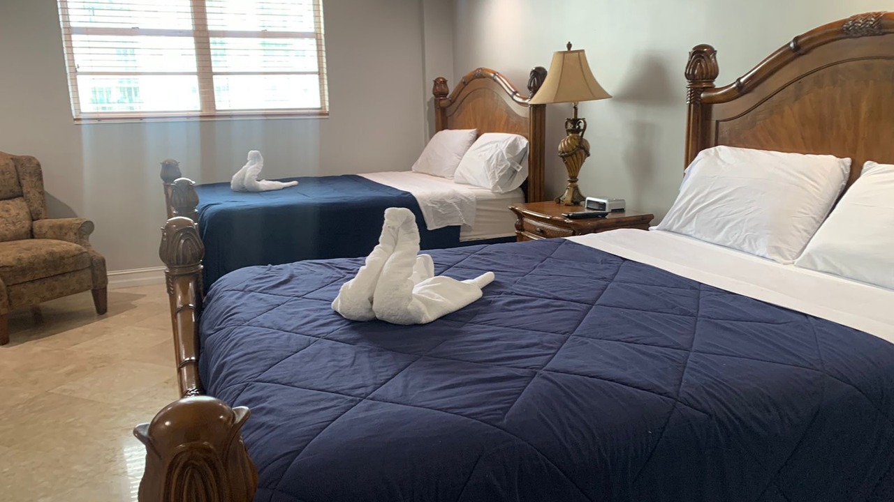 Photo of Bedroom in Golden Beach