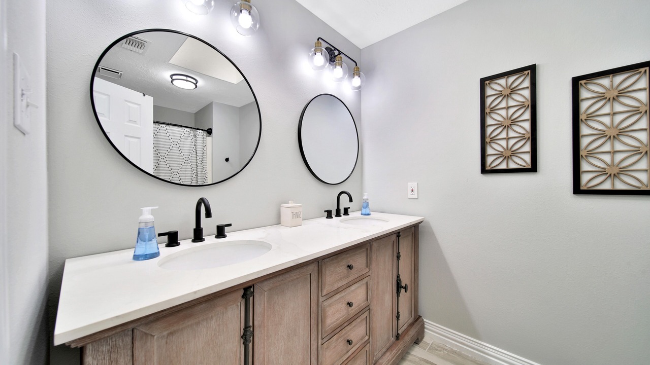 Photo of Bathroom in Seven Coves