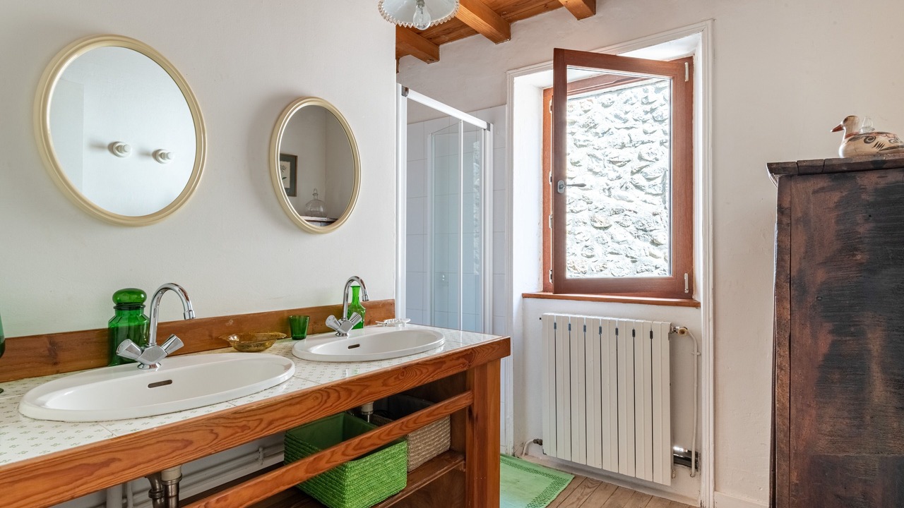 Photo of Bathroom in Joyeuse