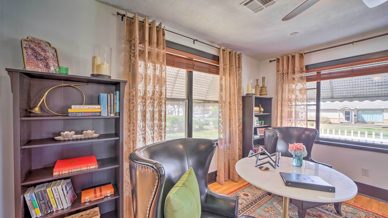 Photo of Livingroom in Sunrise Terrace