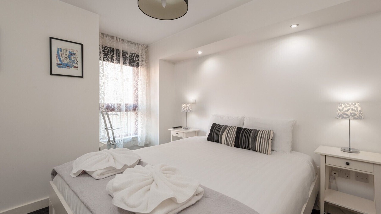 Photo of Bedroom in City Centre Glasgow