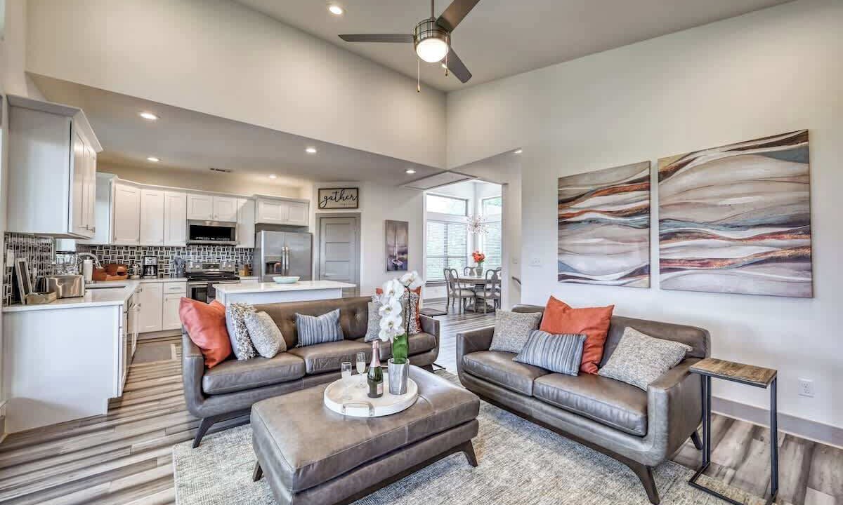 Photo of Livingroom in Point Venture