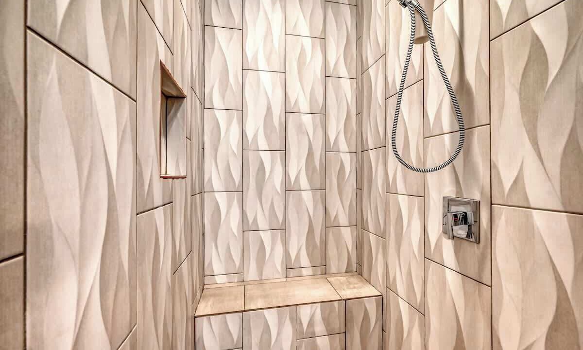 Photo of Bathroom in Point Venture