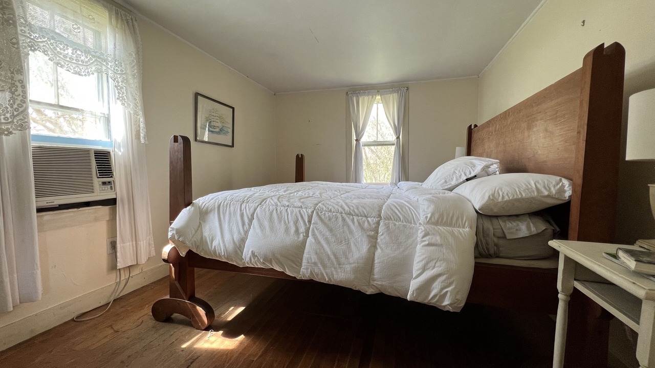 Photo of Bedroom in Little Compton