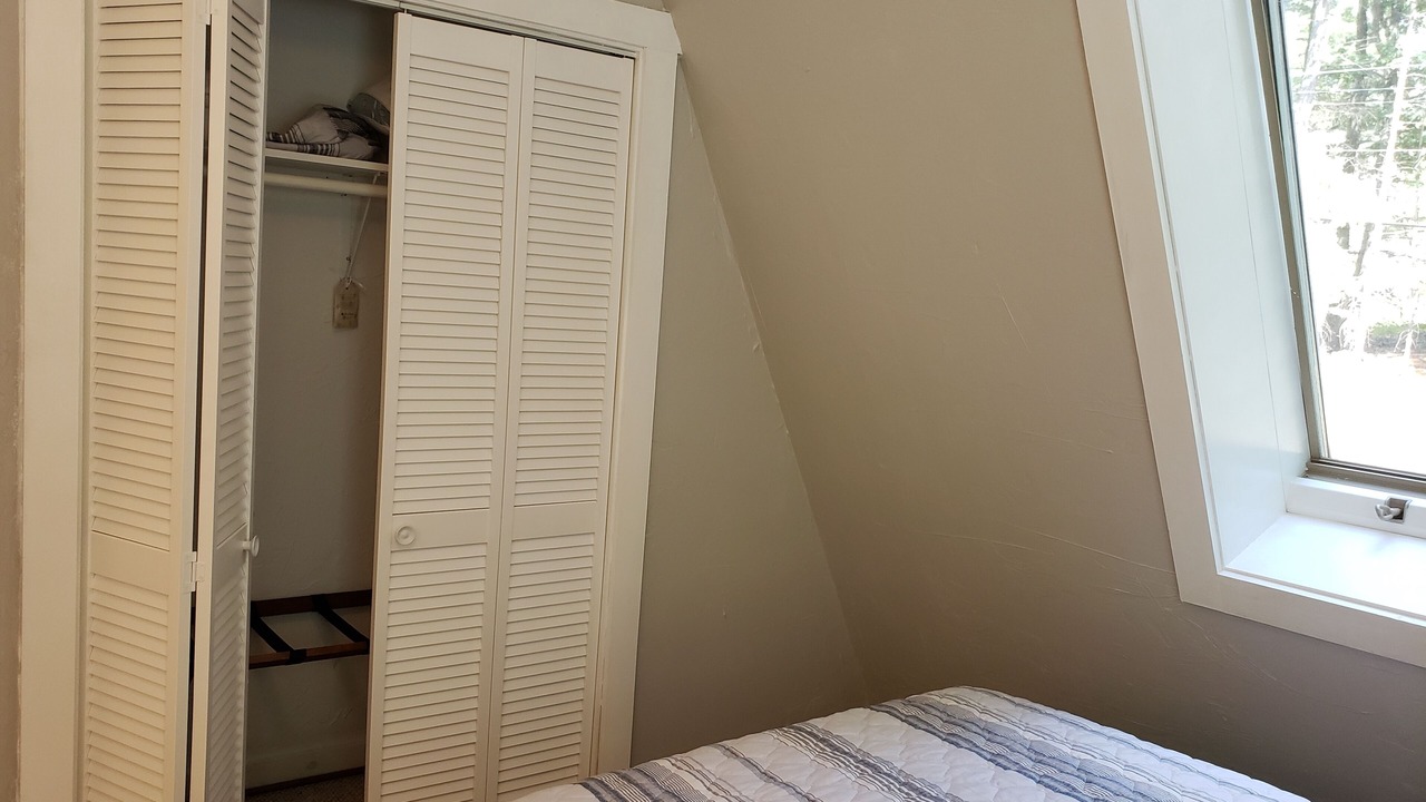 Photo of Bedroom in Moultonborough