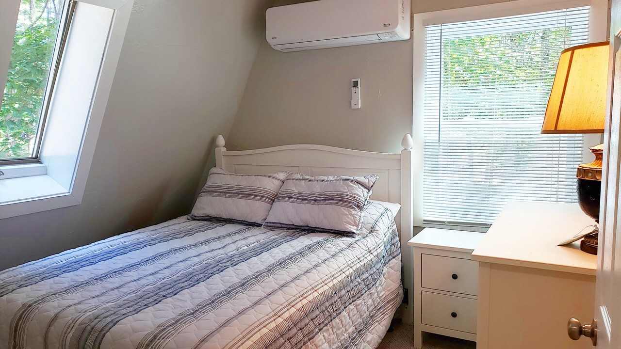 Photo of Bedroom in Moultonborough