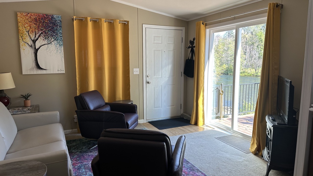 Photo of Livingroom in Cascadia