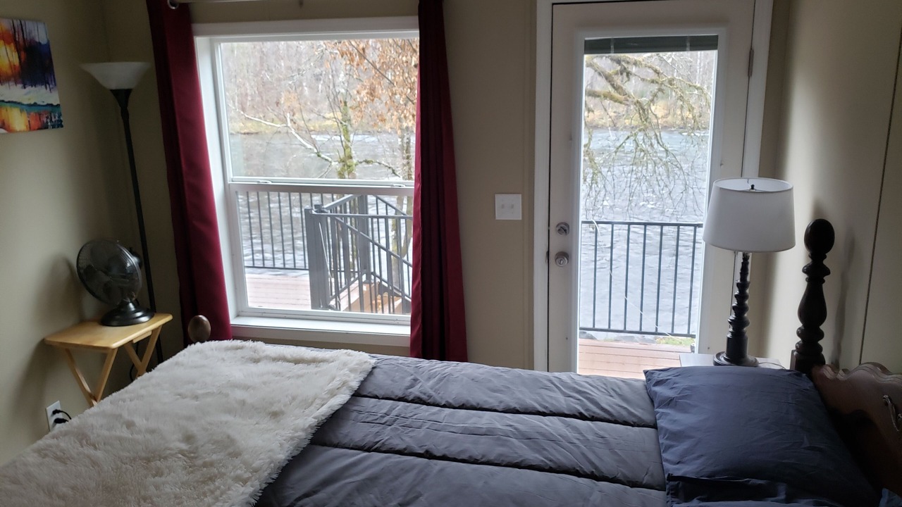 Photo of Bedroom in Cascadia